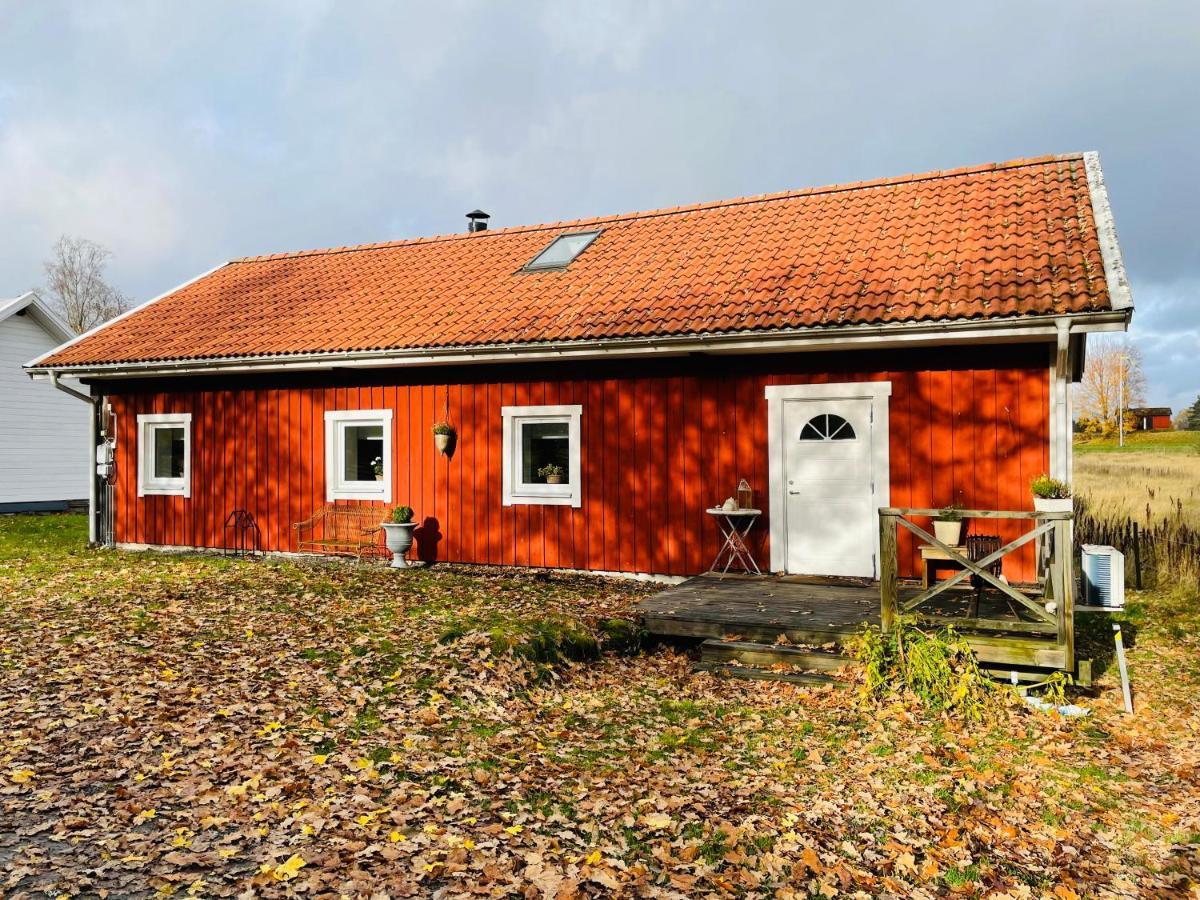 Ruth & Iris Farmhouse Nassjo Exterior photo